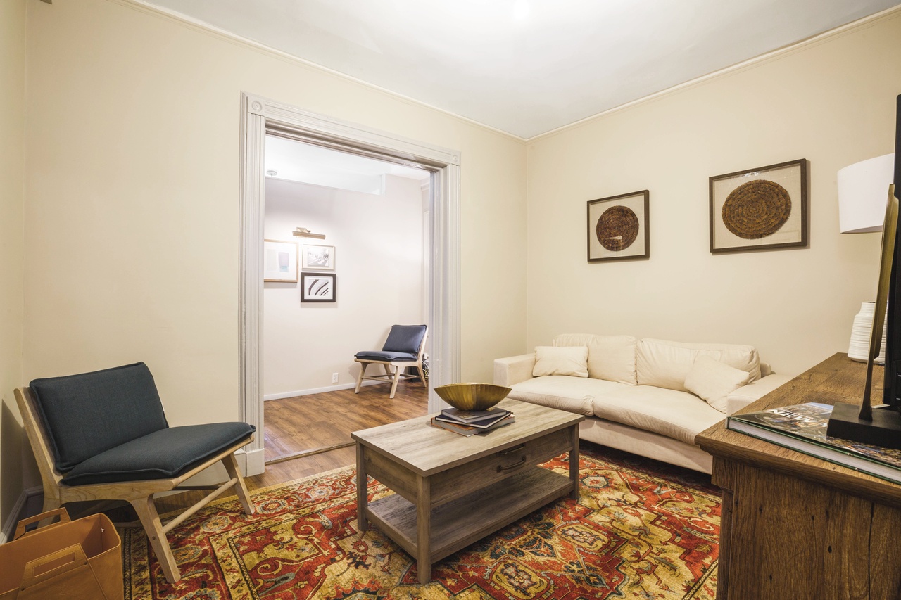a room in Theater District photo 5