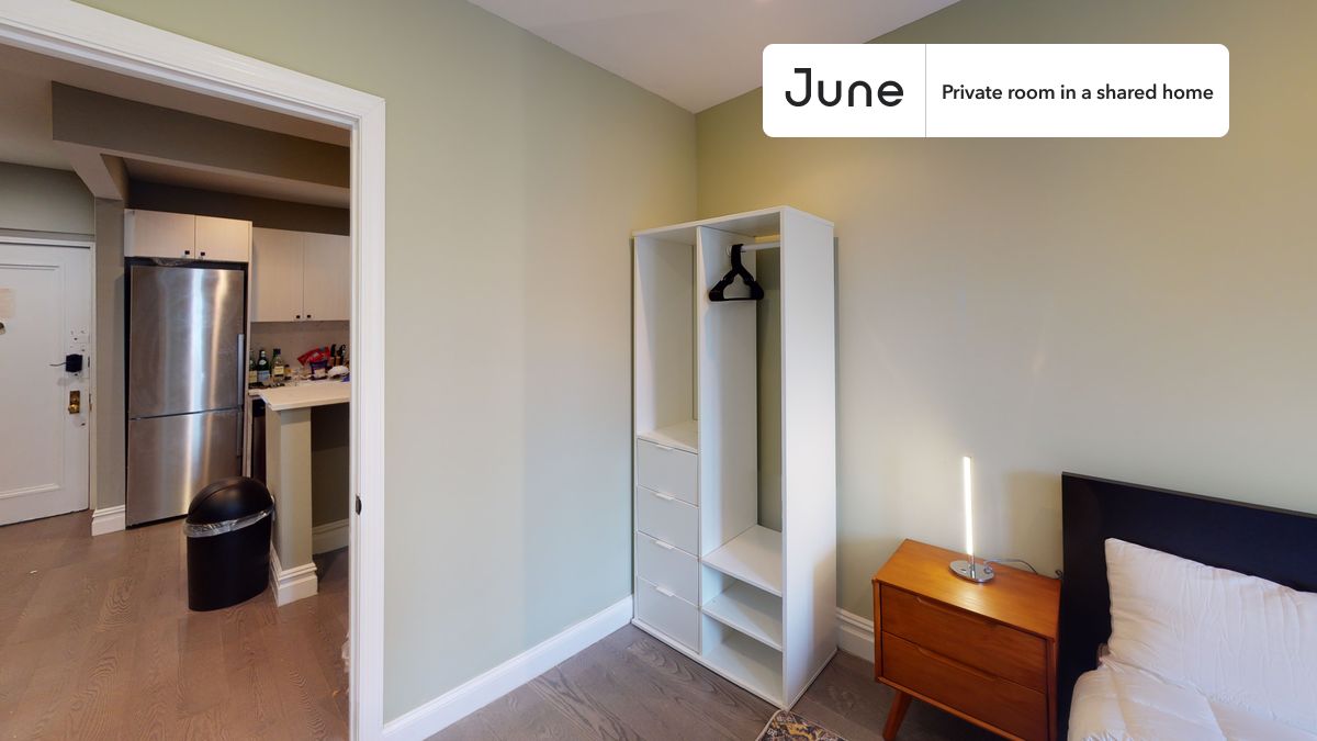 a room in East Village photo 3