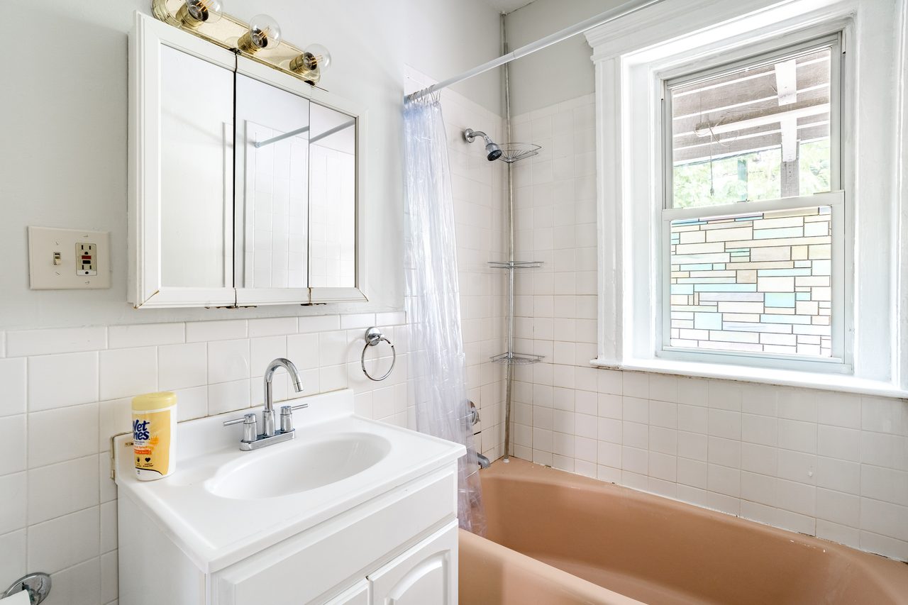 a room in Brookline Village photo 7