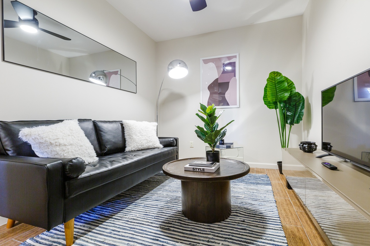 a room in Lower East Side photo 3