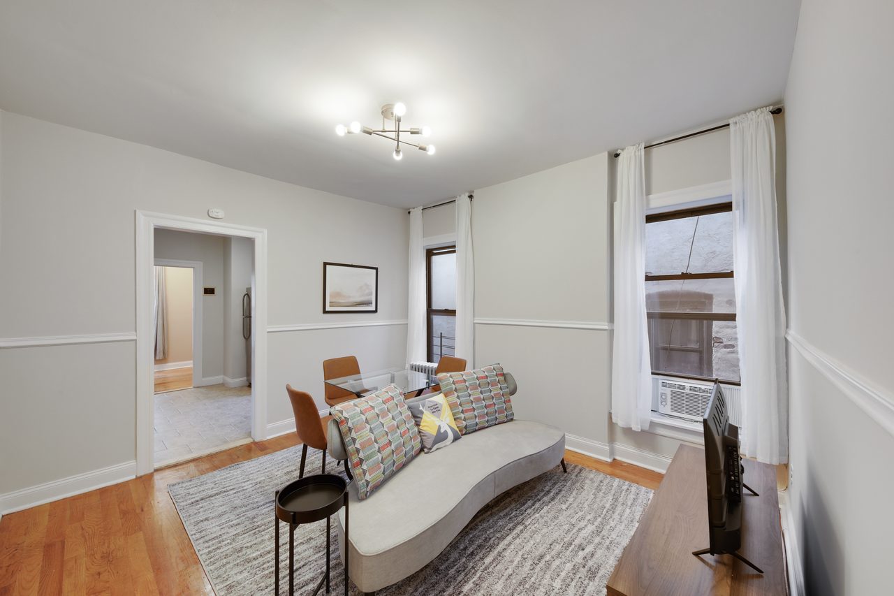 a room in Crown Heights photo 7