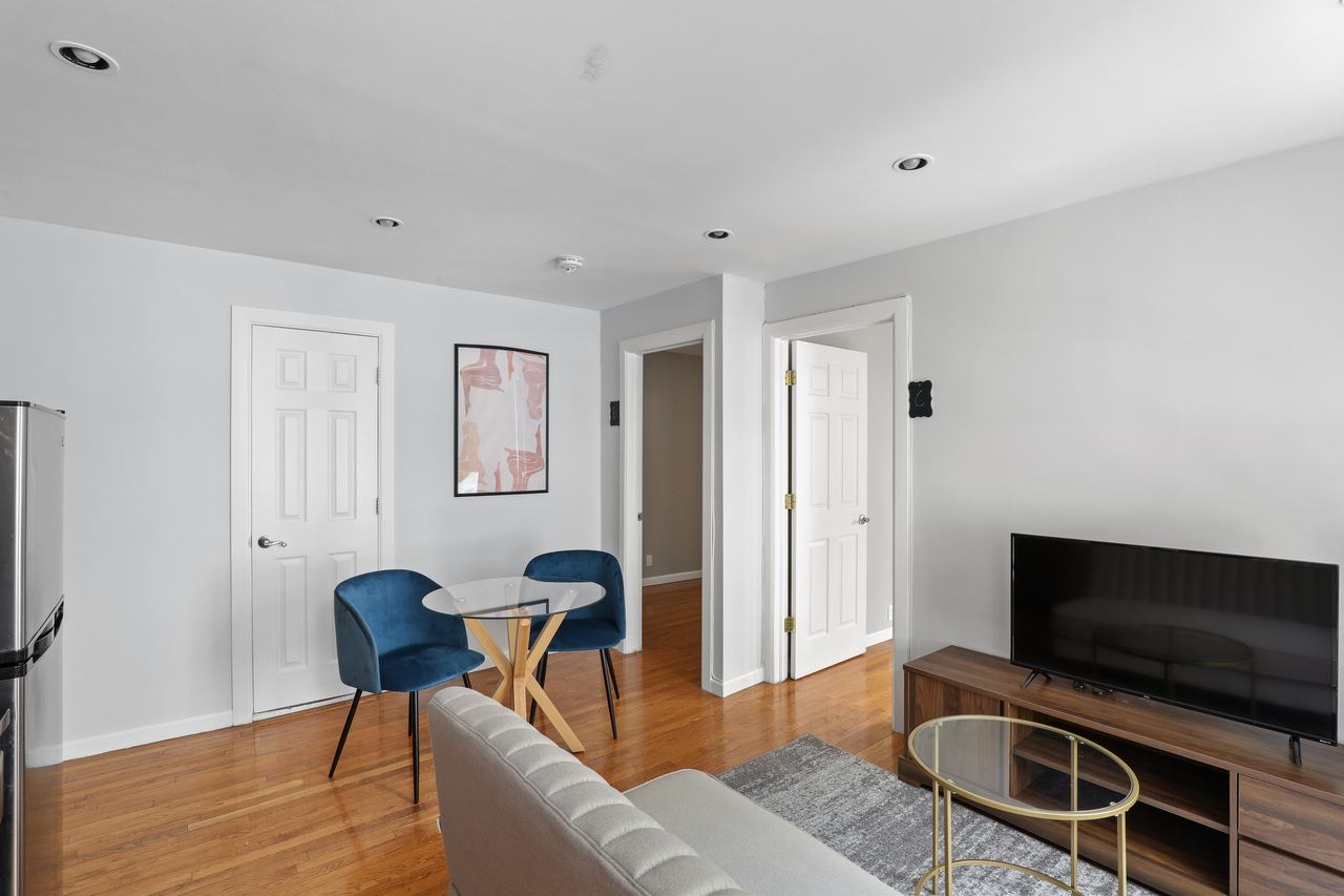 a room in East Village photo 8