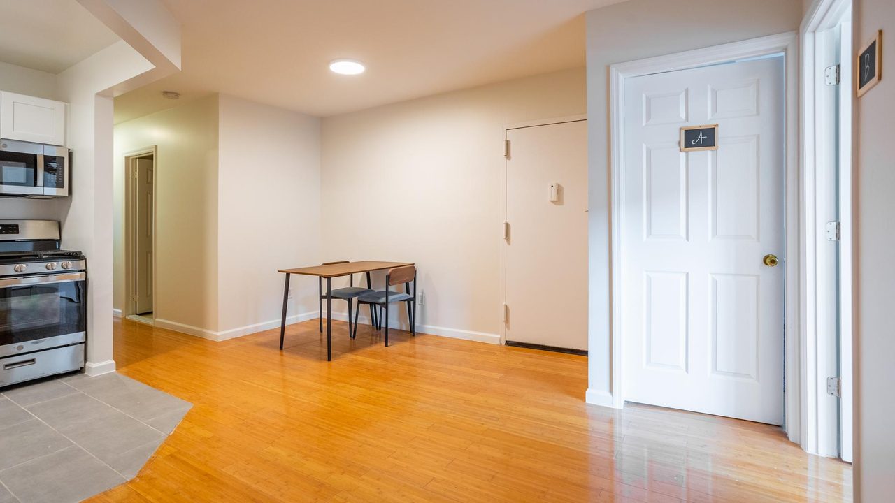 a room in Little Haiti photo 7