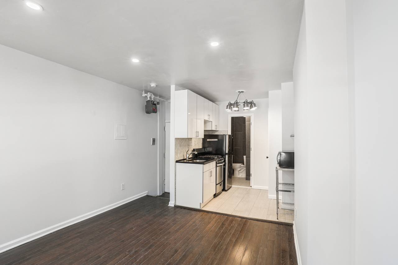 a room in East Village photo 6