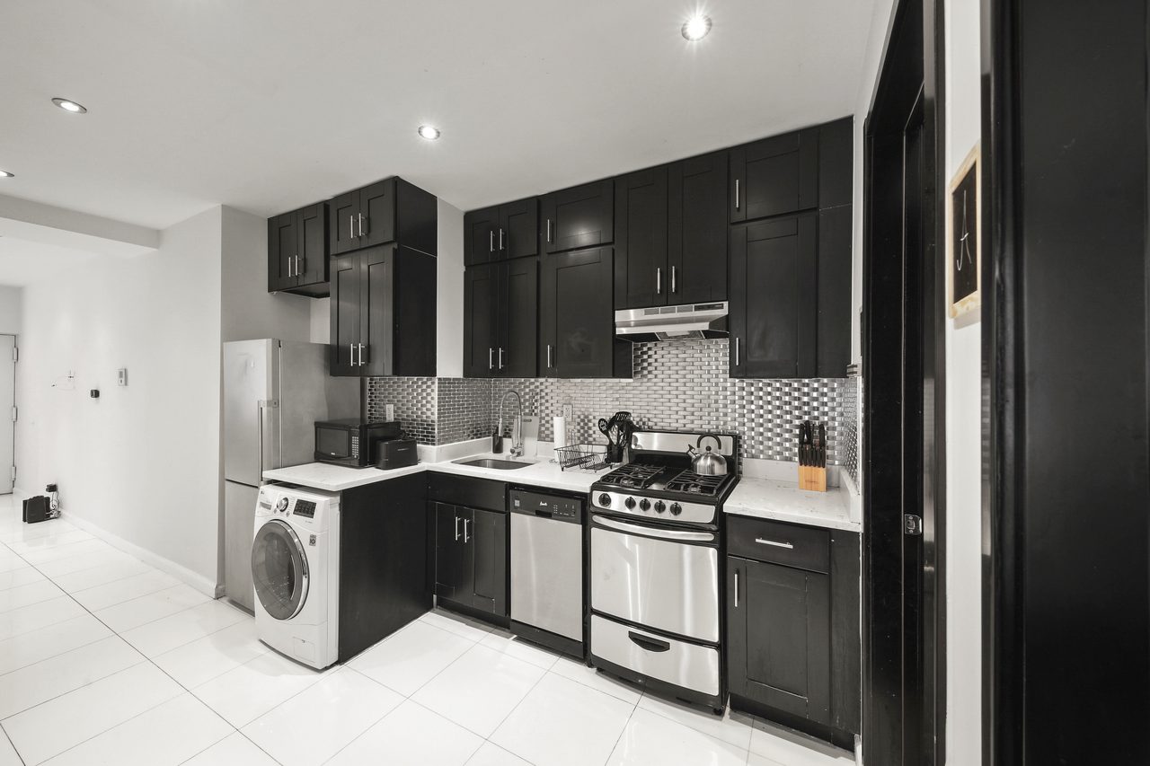 a room in Morningside Heights photo 7