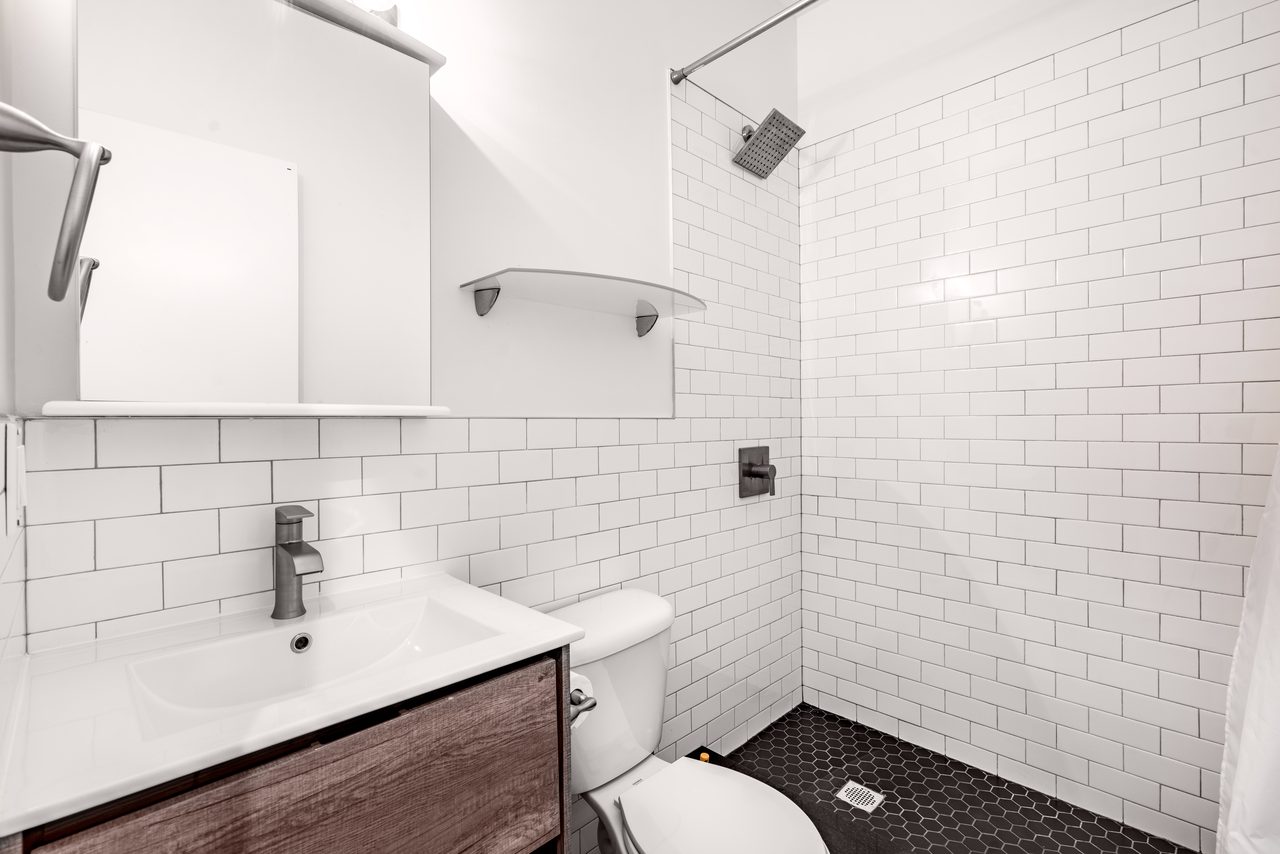 a room in Ridgewood photo 5