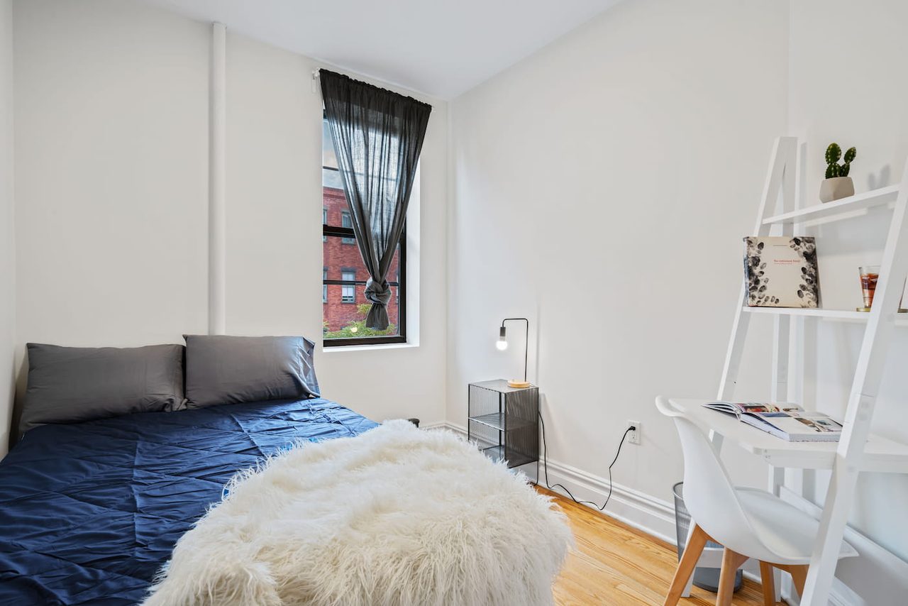 a room in Greenpoint photo 2