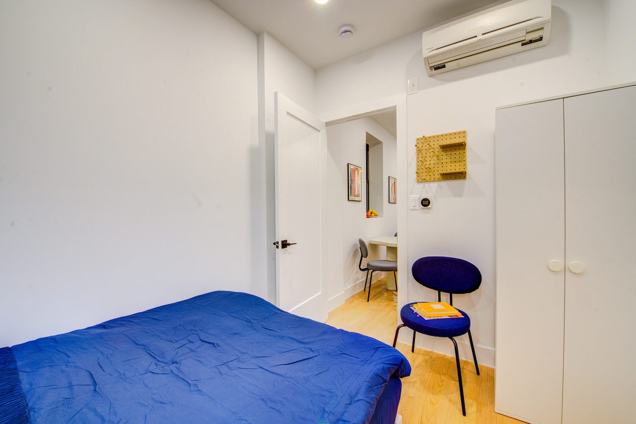 a room in Morningside Heights photo 2