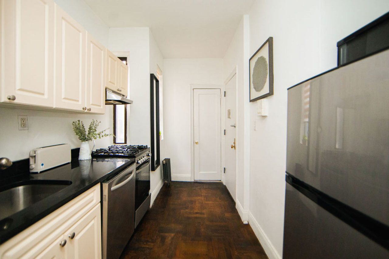 a room in East Village photo 7