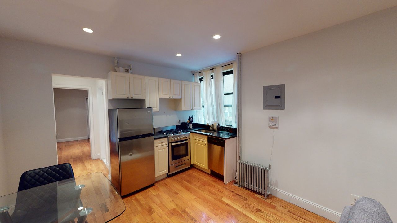 a room in East Harlem photo 4