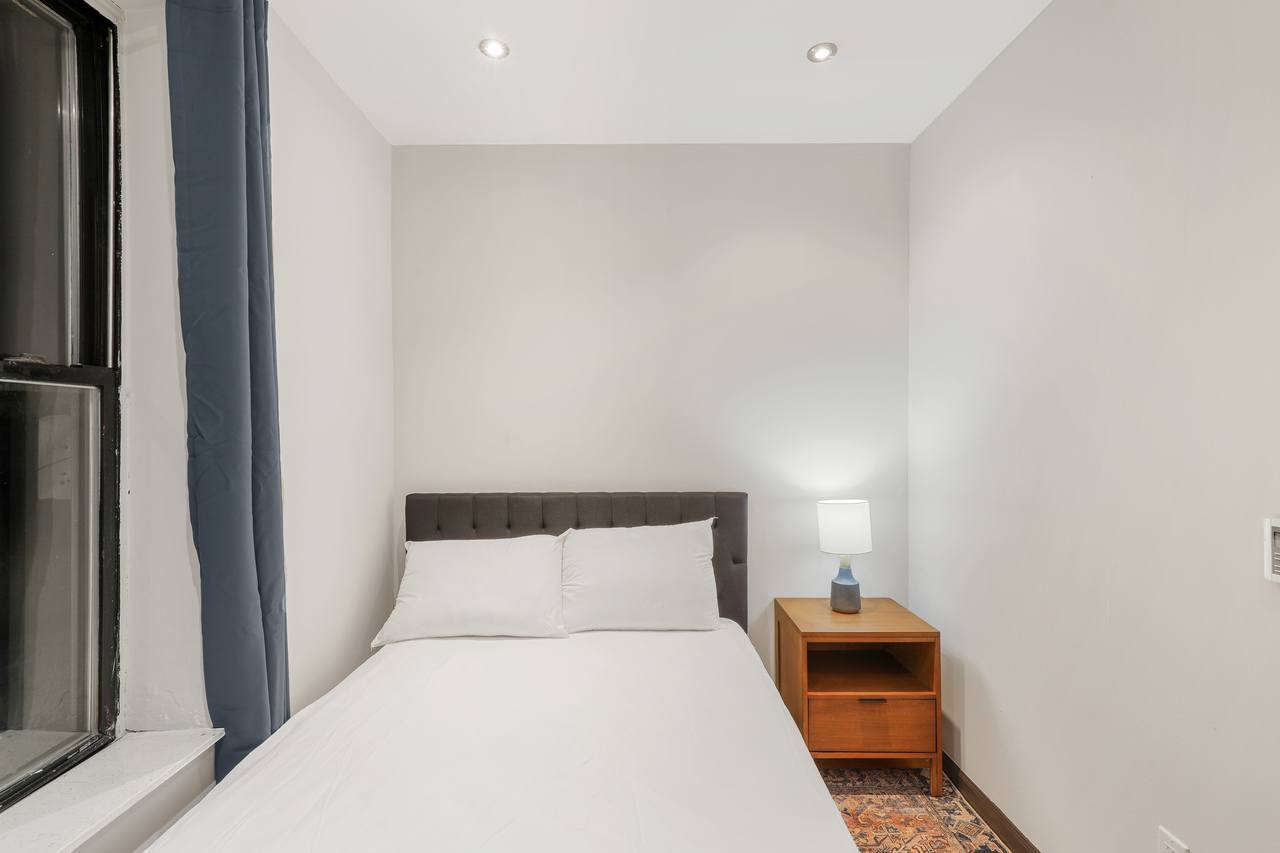 a room in Morningside Heights photo 2