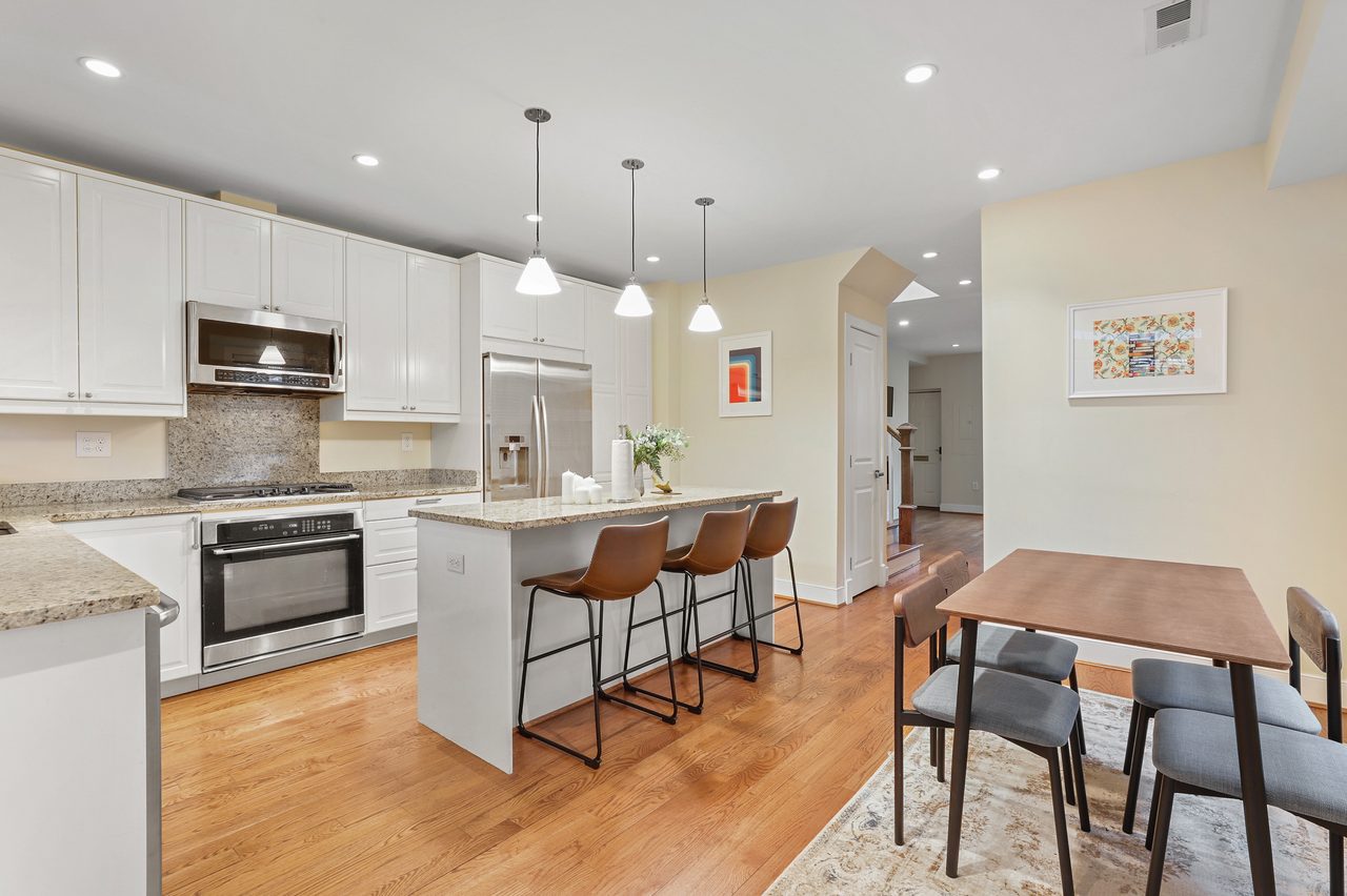 a room in Barney Circle photo 5