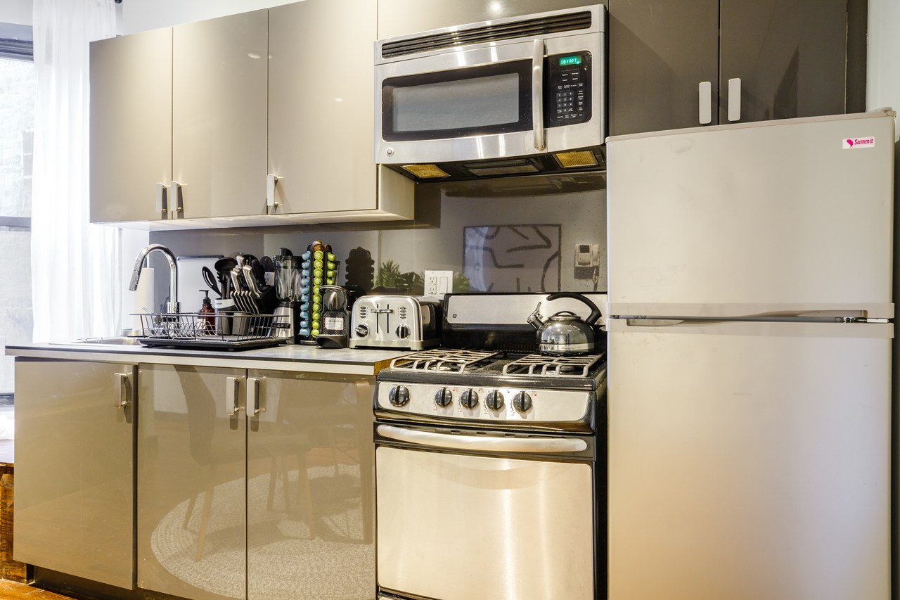 a room in Yorkville photo 5