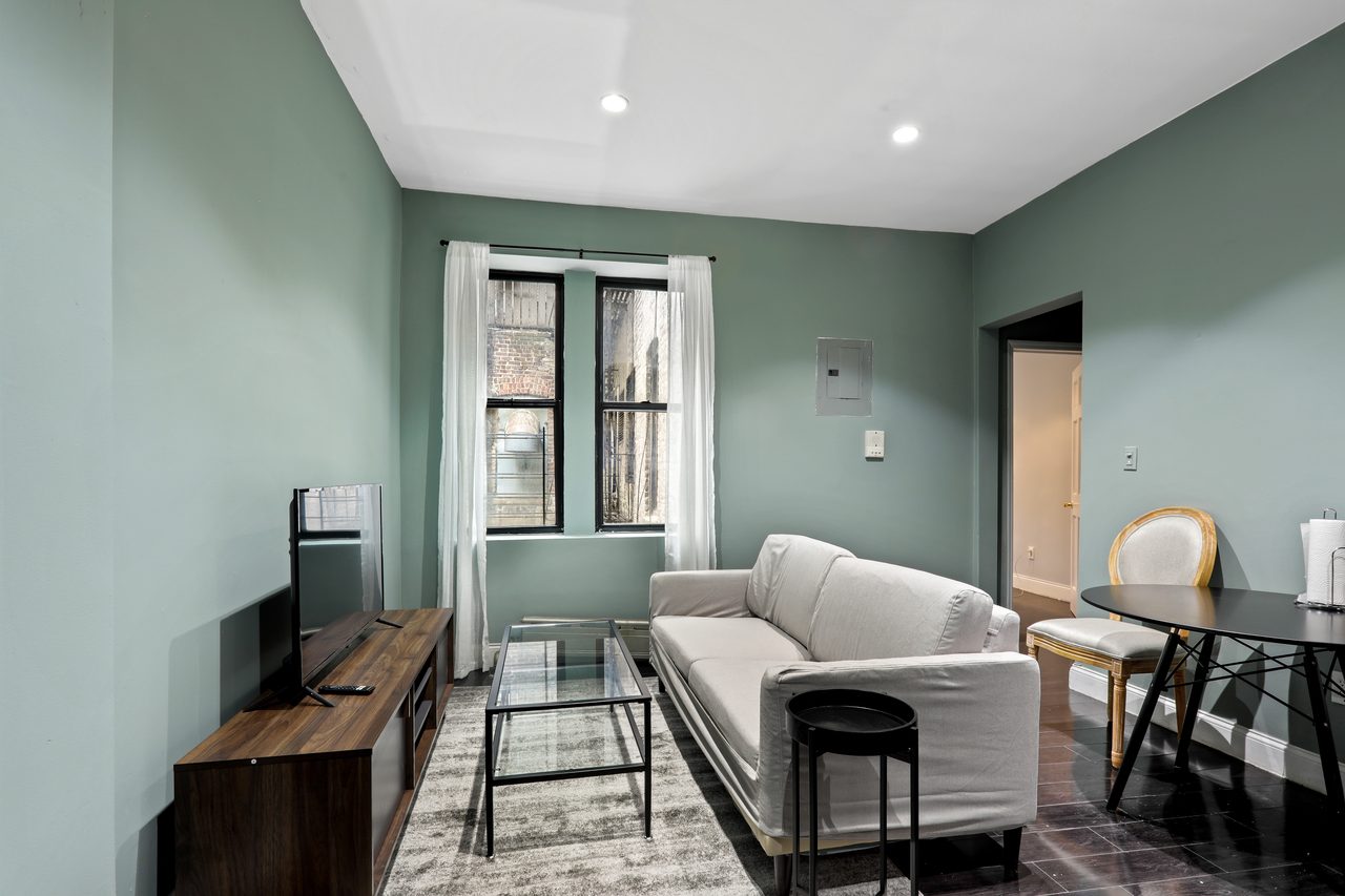 a room in East Harlem photo 2