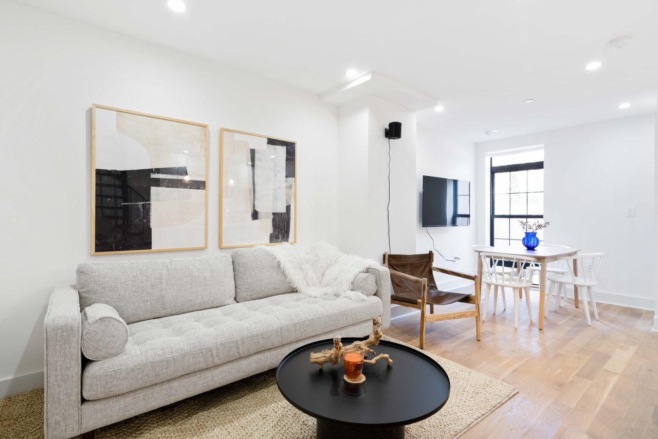 a room in Bedford-Stuyvesant photo 6