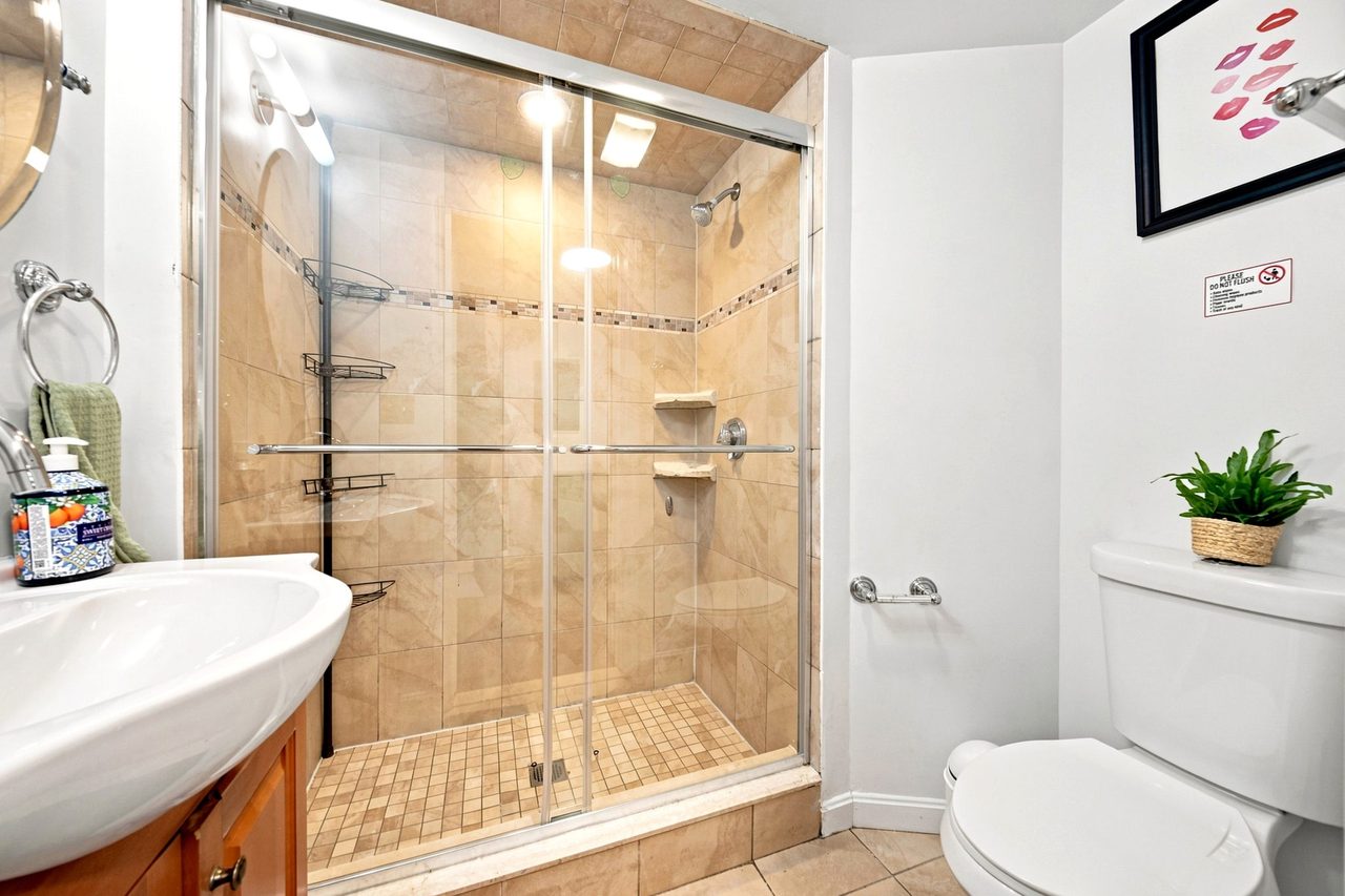 private room in Allston photo 9