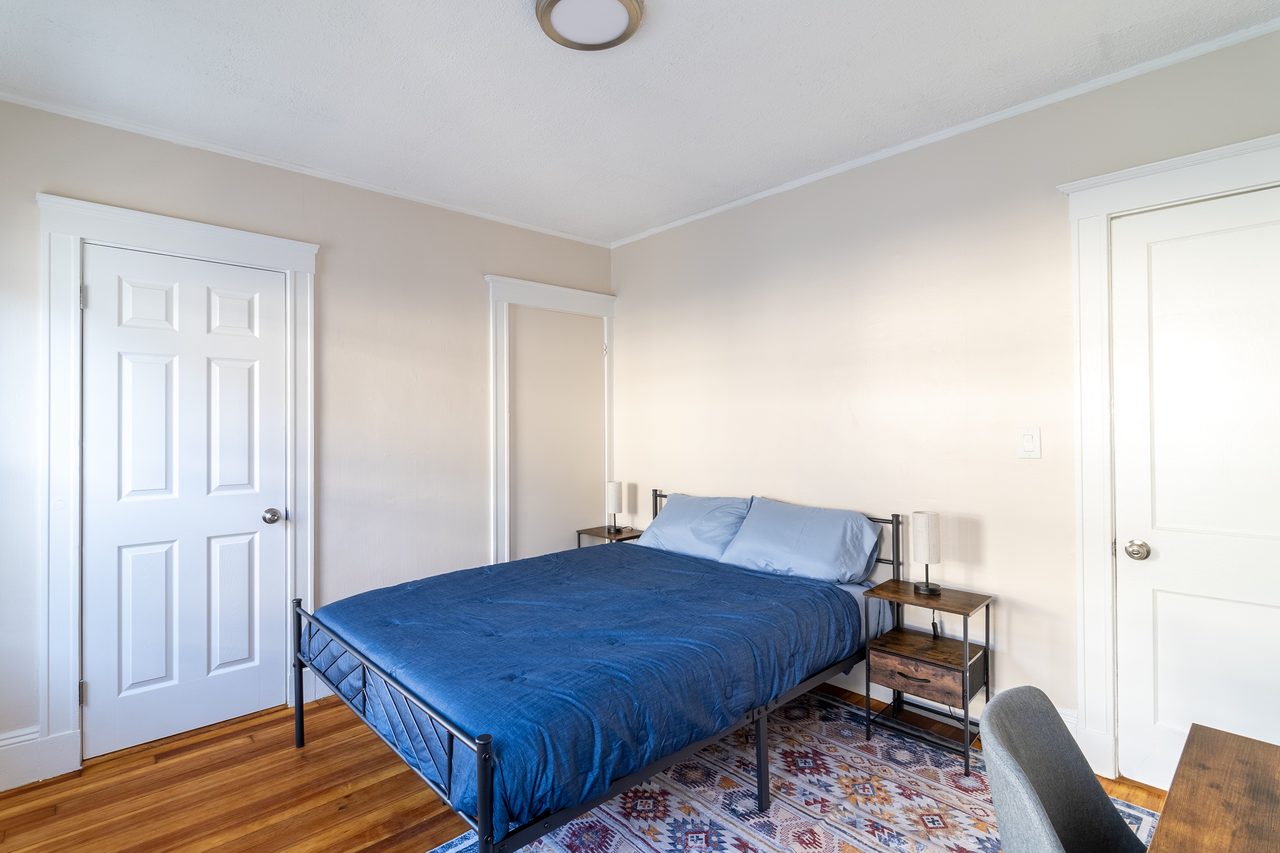 a room in Lower Allston photo 3