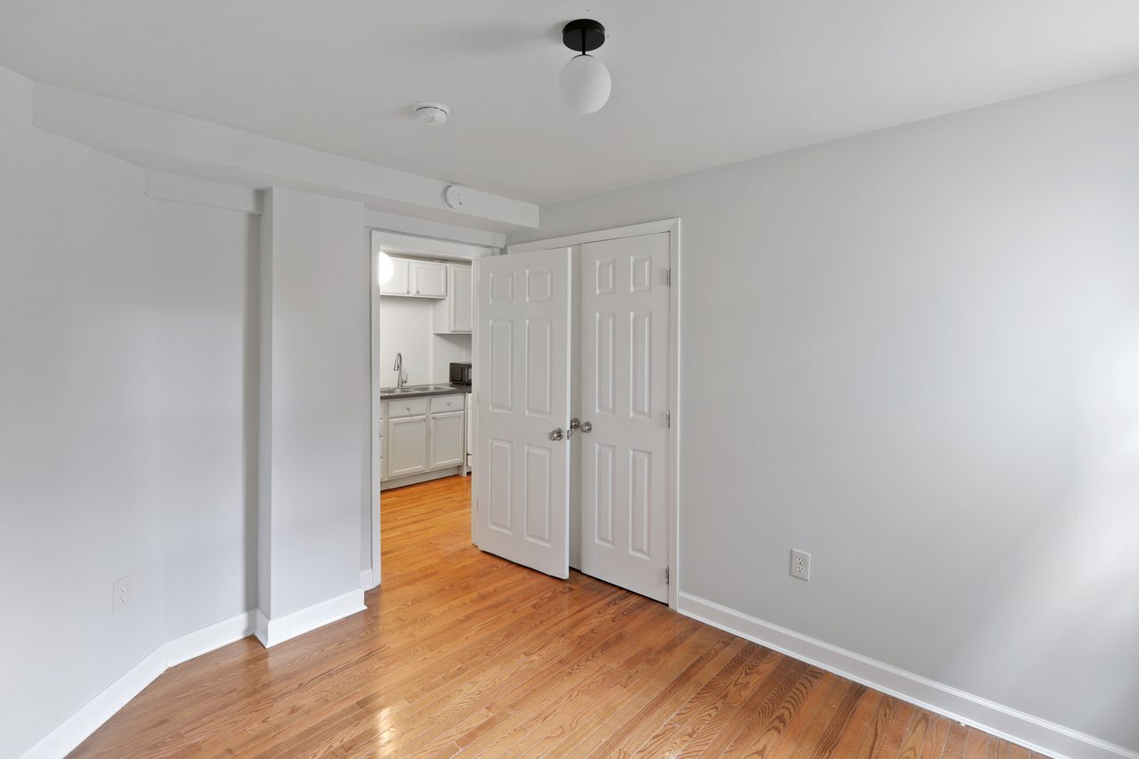 a room in Northeast Washington photo 2