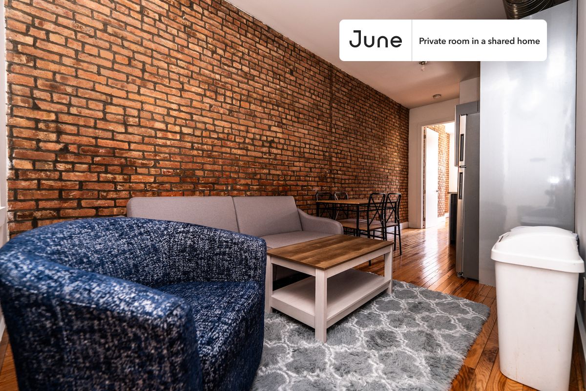 a room in Ocean Hill photo 4