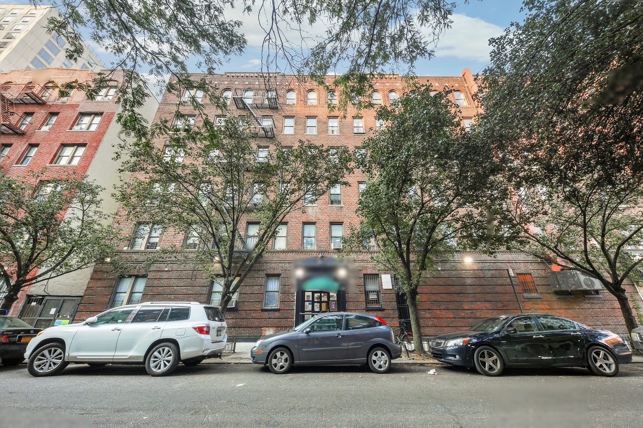 a room in East Harlem photo 8