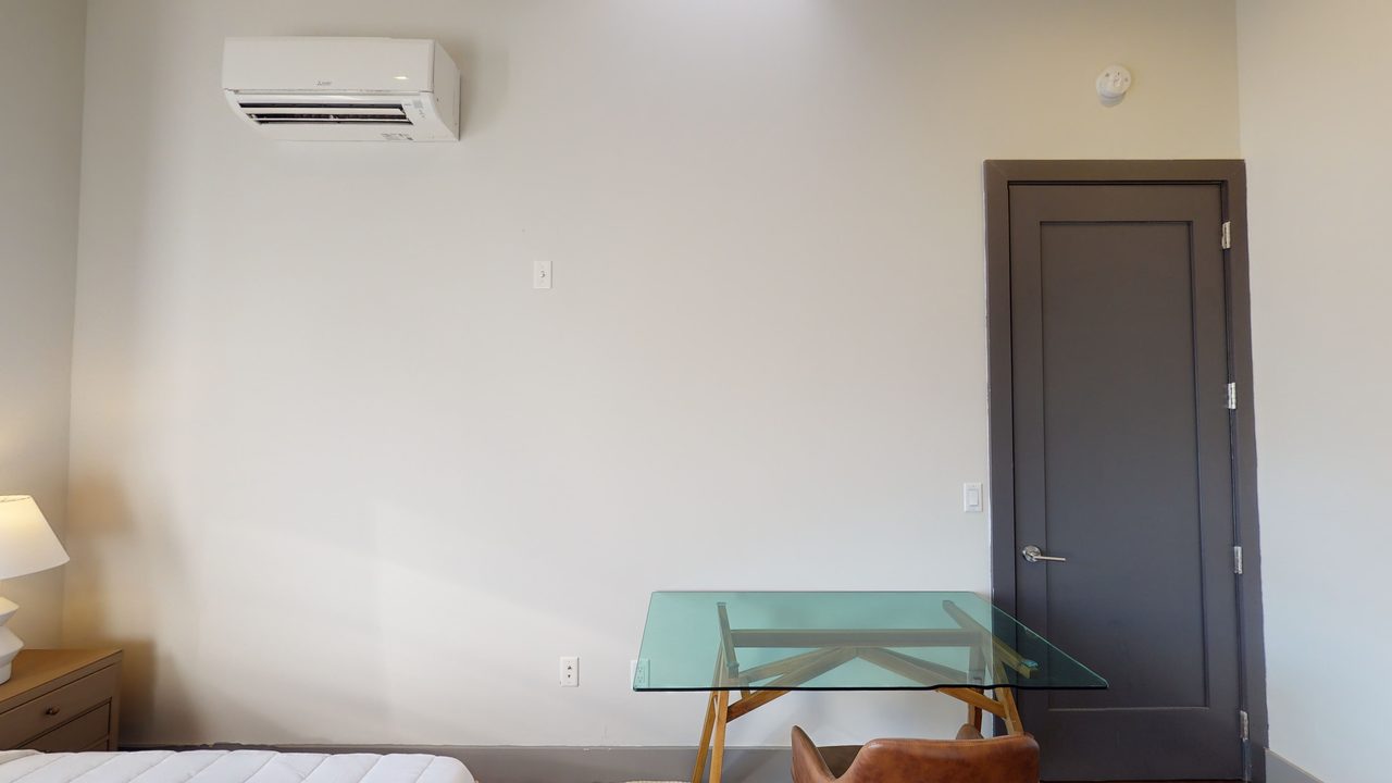 a room in Bedford-Stuyvesant photo 4
