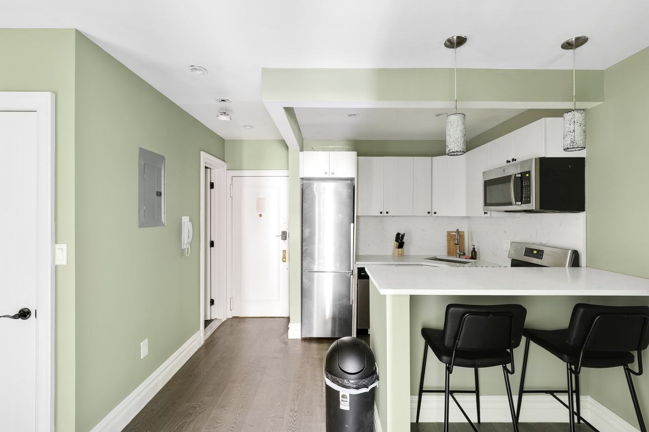 a room in East Village photo 5