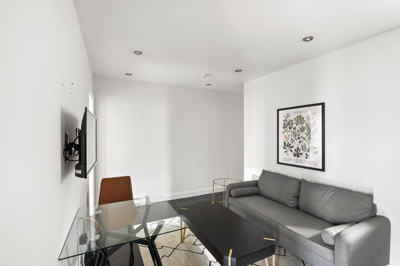 a room in Morningside Heights photo 3