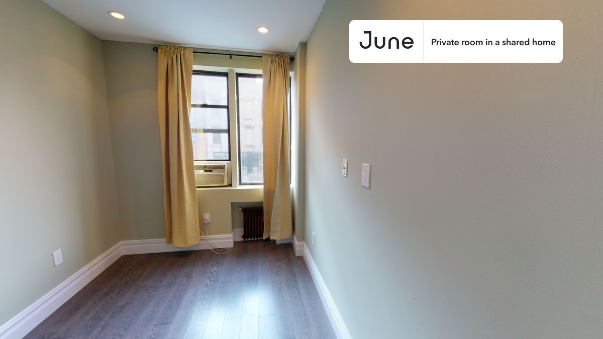 a room in East Village photo 5