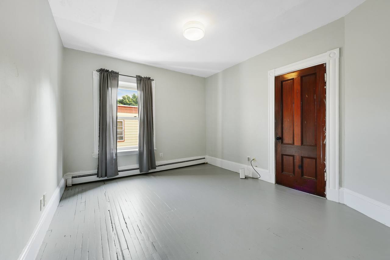 a room in Lower Allston photo 2