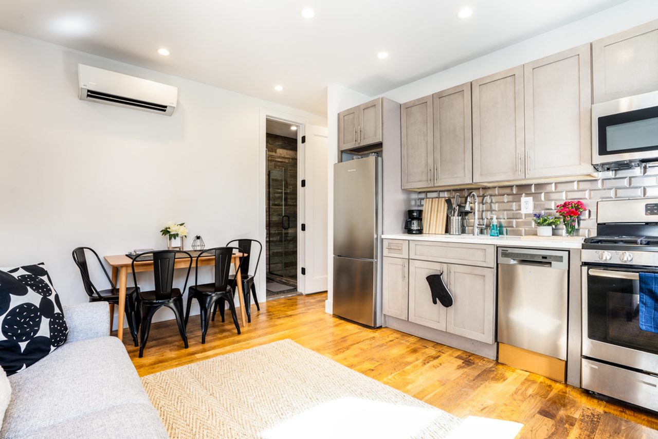 a room in Ridgewood photo 5