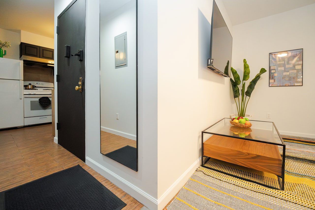 private room in Lower East Side photo 9