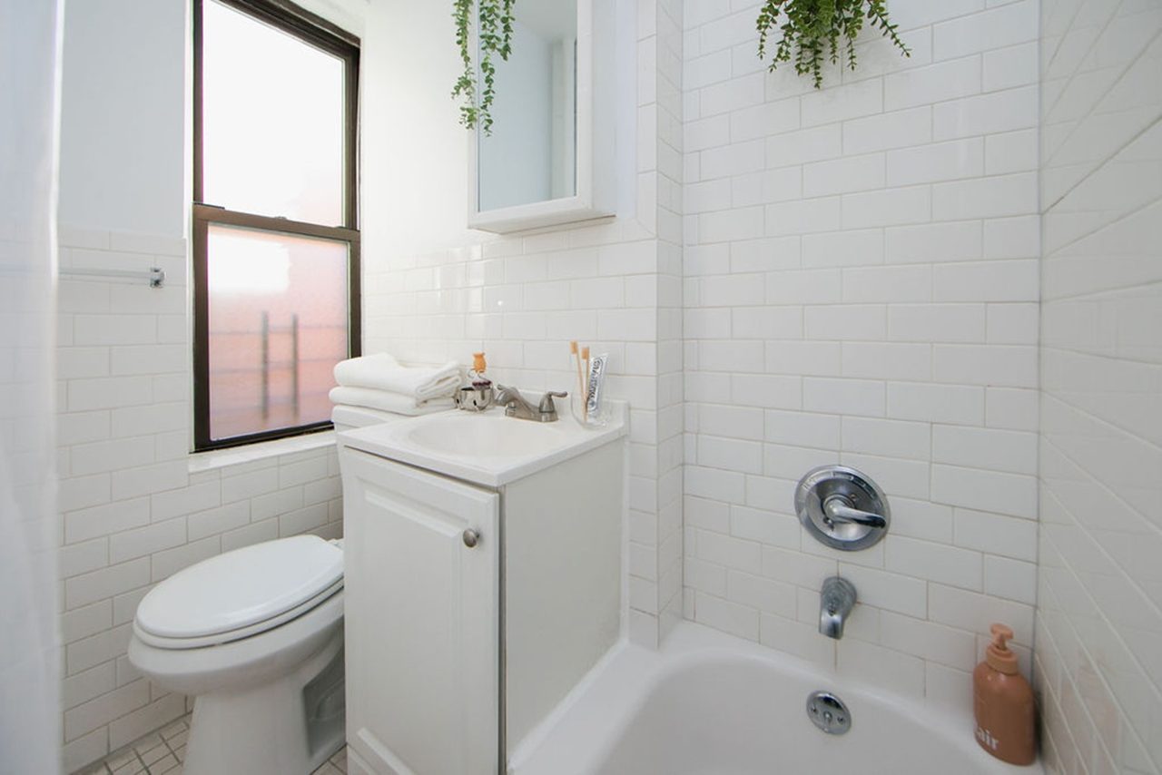a room in East Village photo 4
