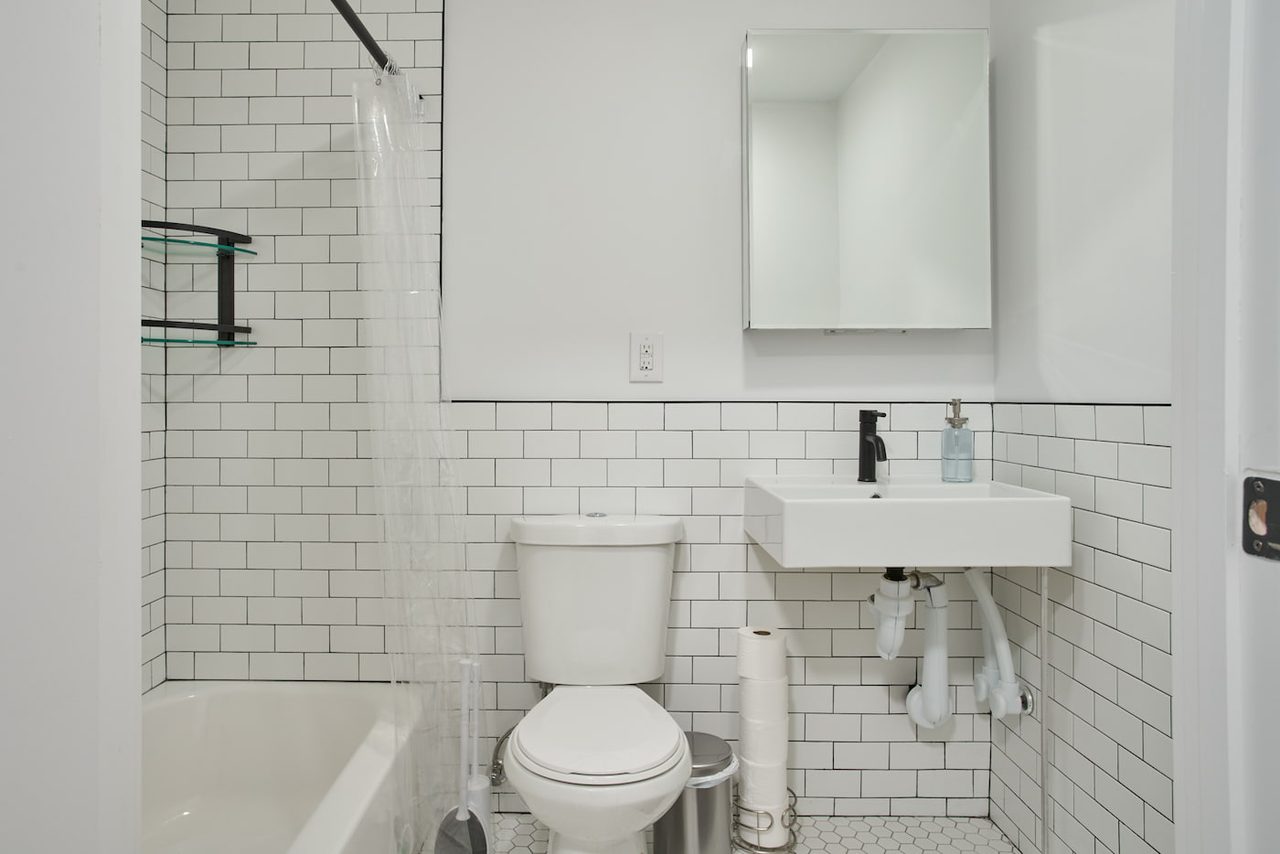 a room in Bedford-Stuyvesant photo 2