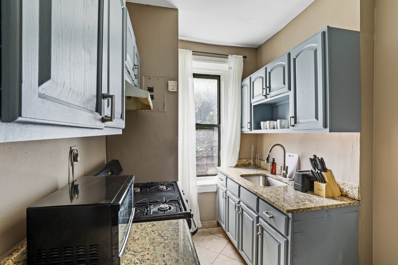 a room in East Harlem photo 5