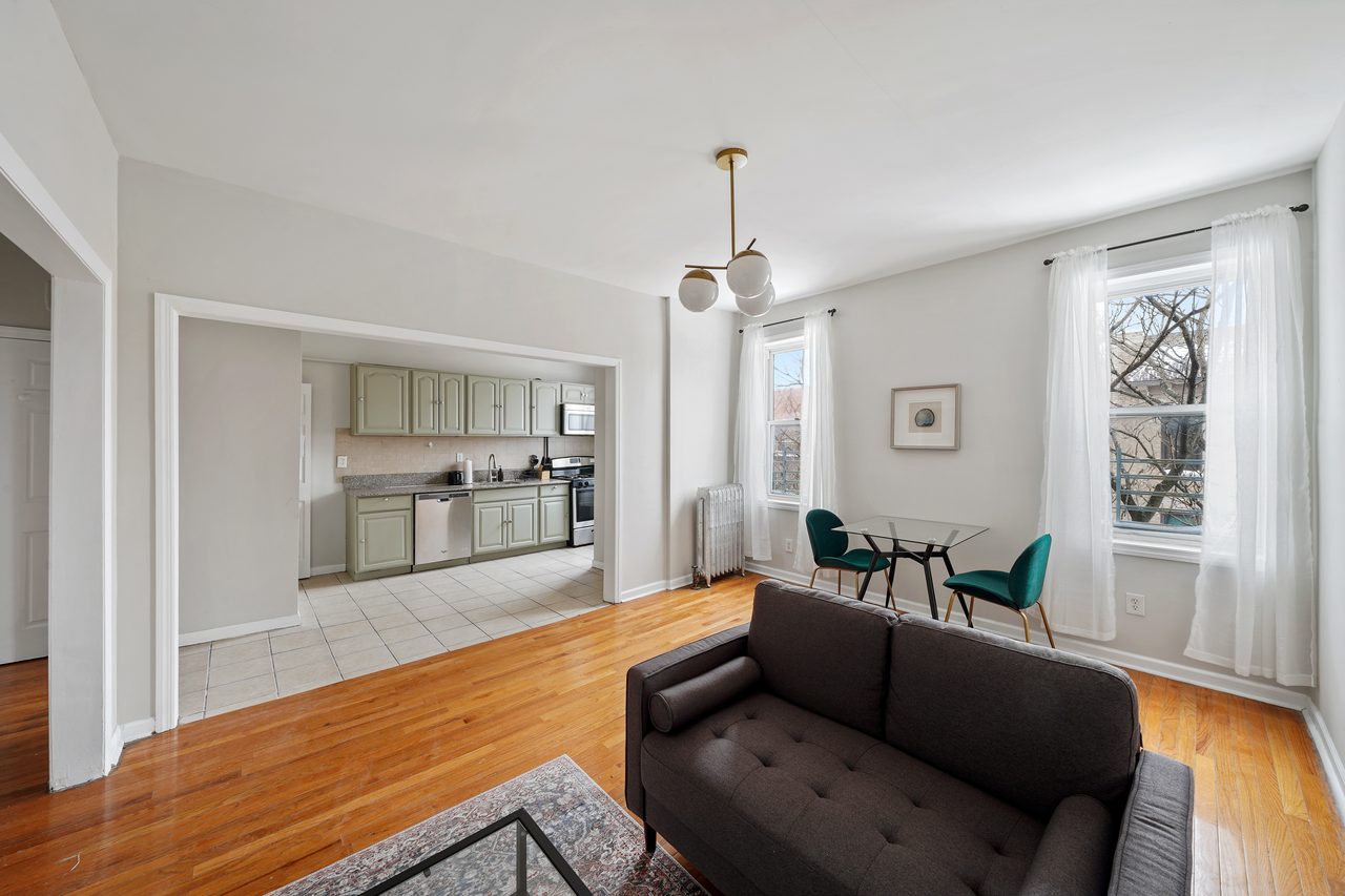 a room in Flatbush photo 8
