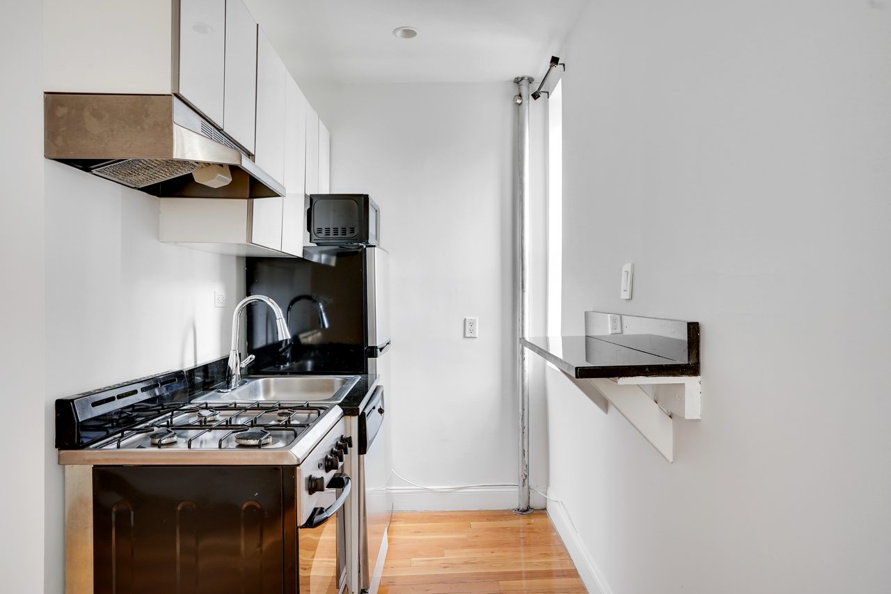 a room in East Village photo 3