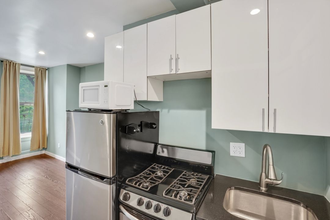 a room in East Village photo 3