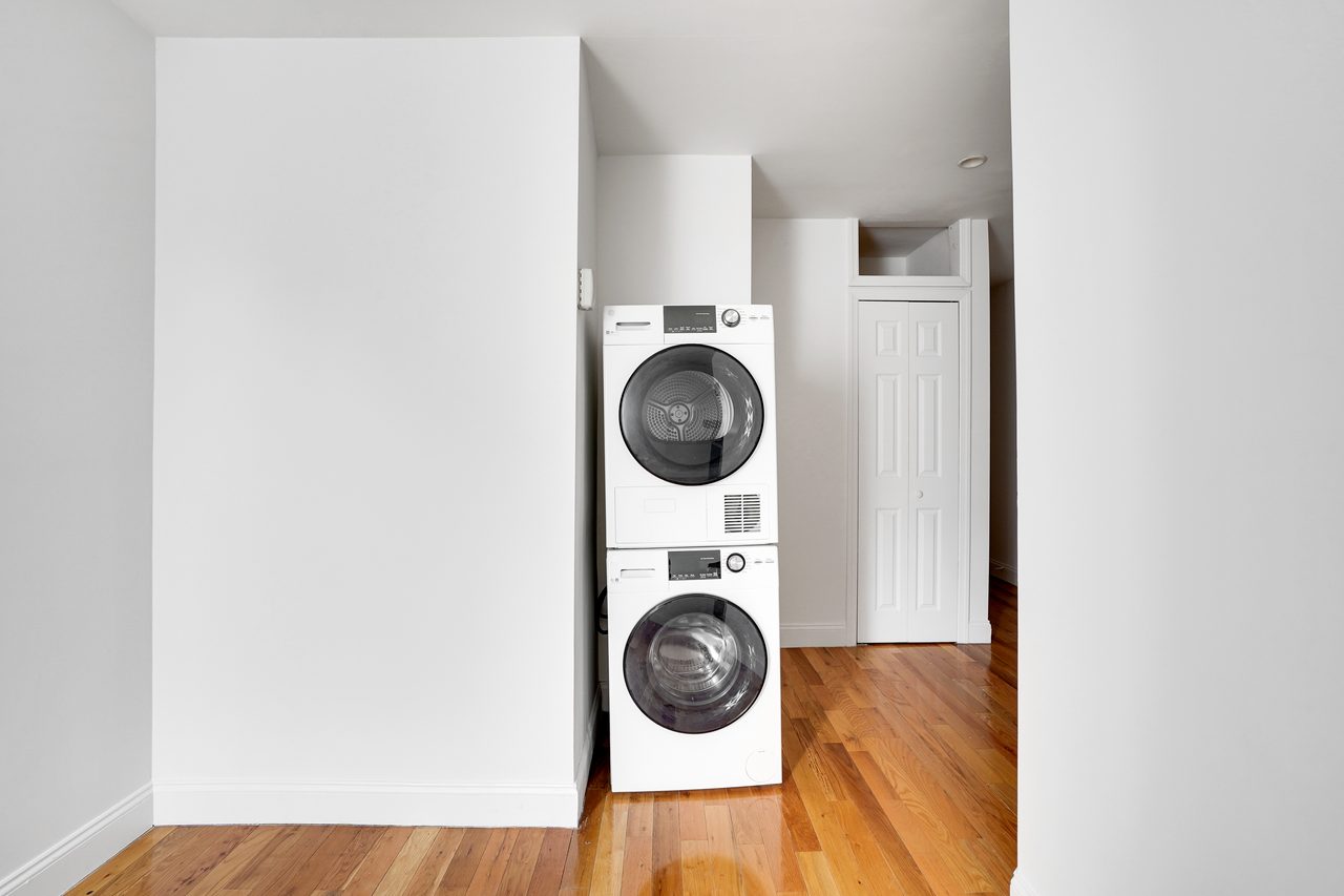 a room in East Village photo 5