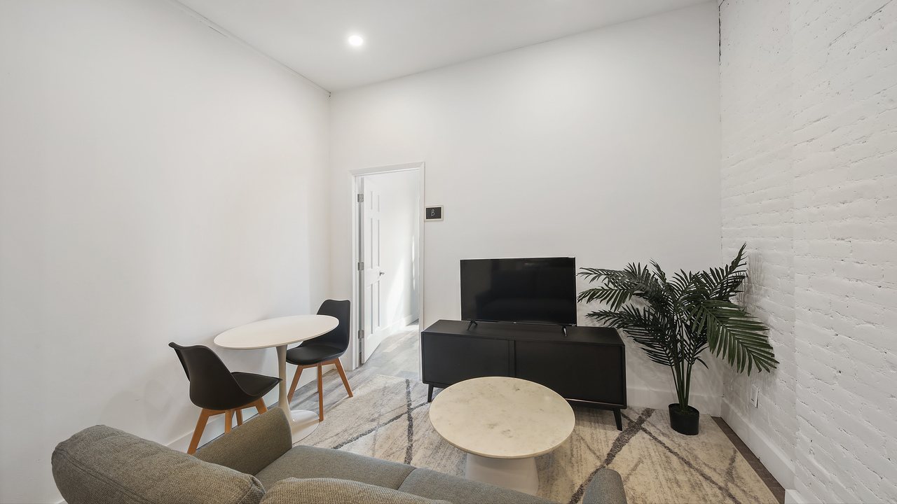 a room in East Village photo 5