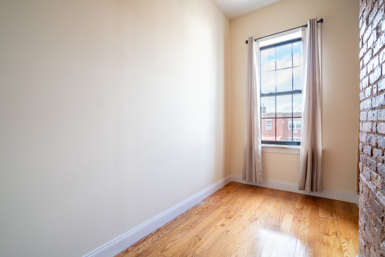 a room in Bushwick photo 3
