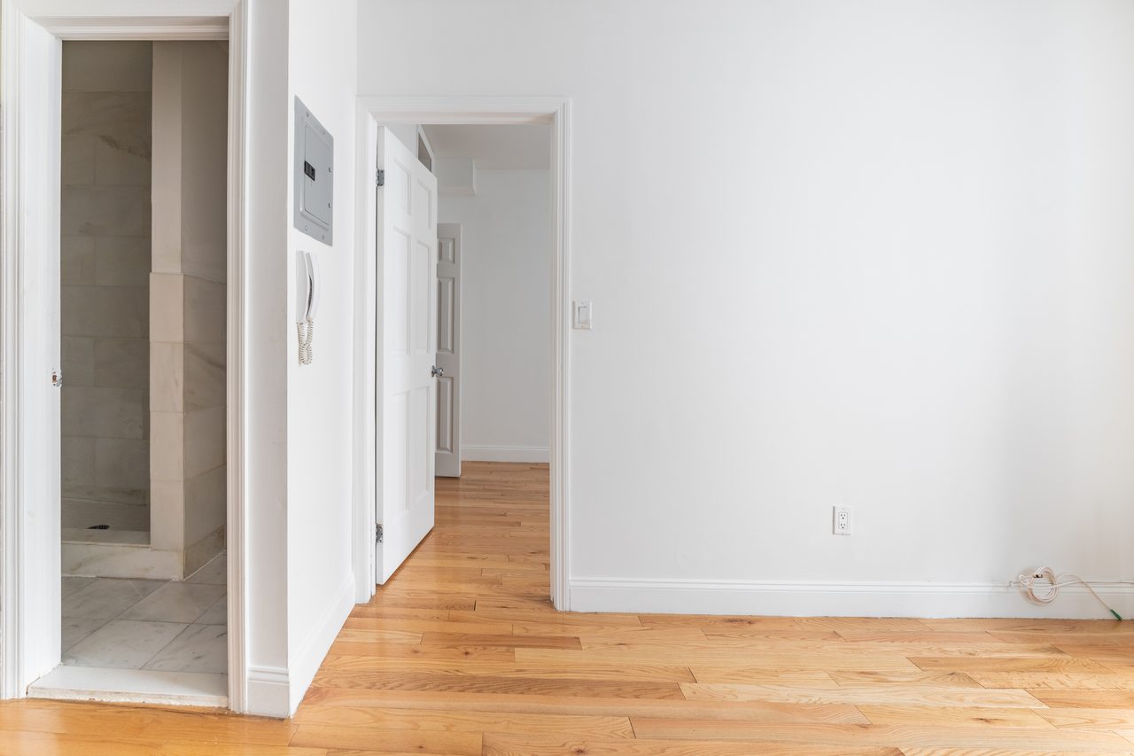 a room in East Village photo 6