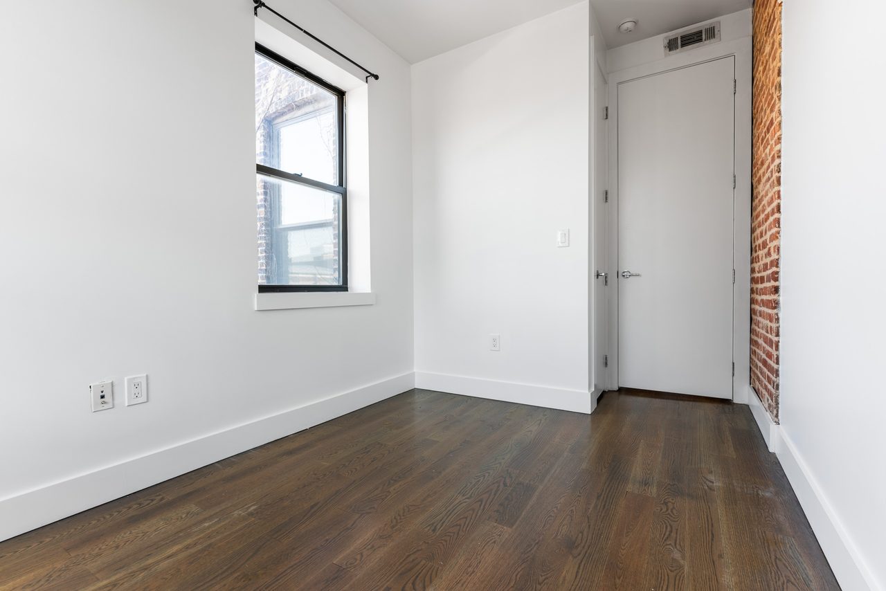 a room in Crown Heights photo 2