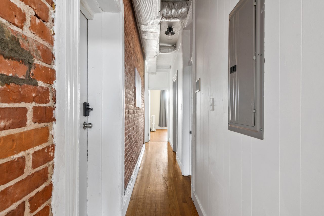 a room in Allston photo 5