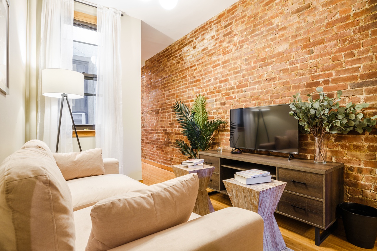 a room in Theater District photo 5