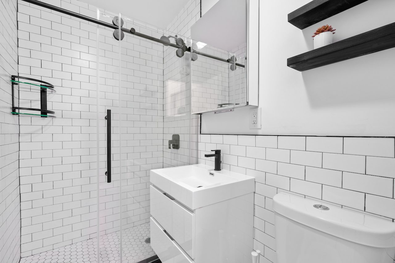 a room in Bedford-Stuyvesant photo 8
