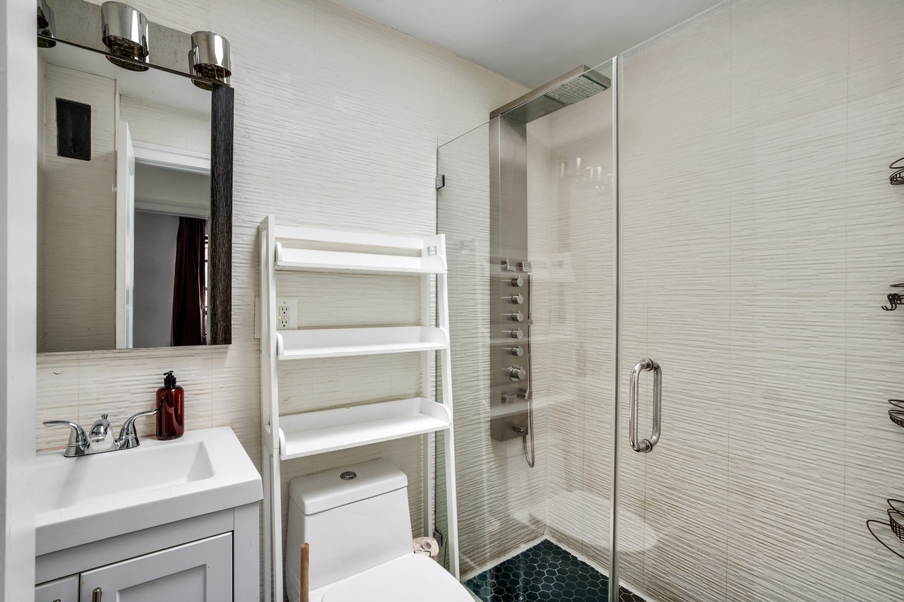 a room in Flatiron District photo 8