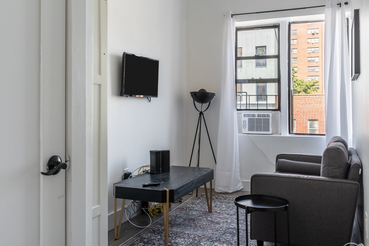 a room in East Village photo 3