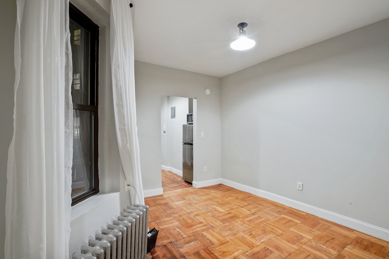a room in East Village photo 8