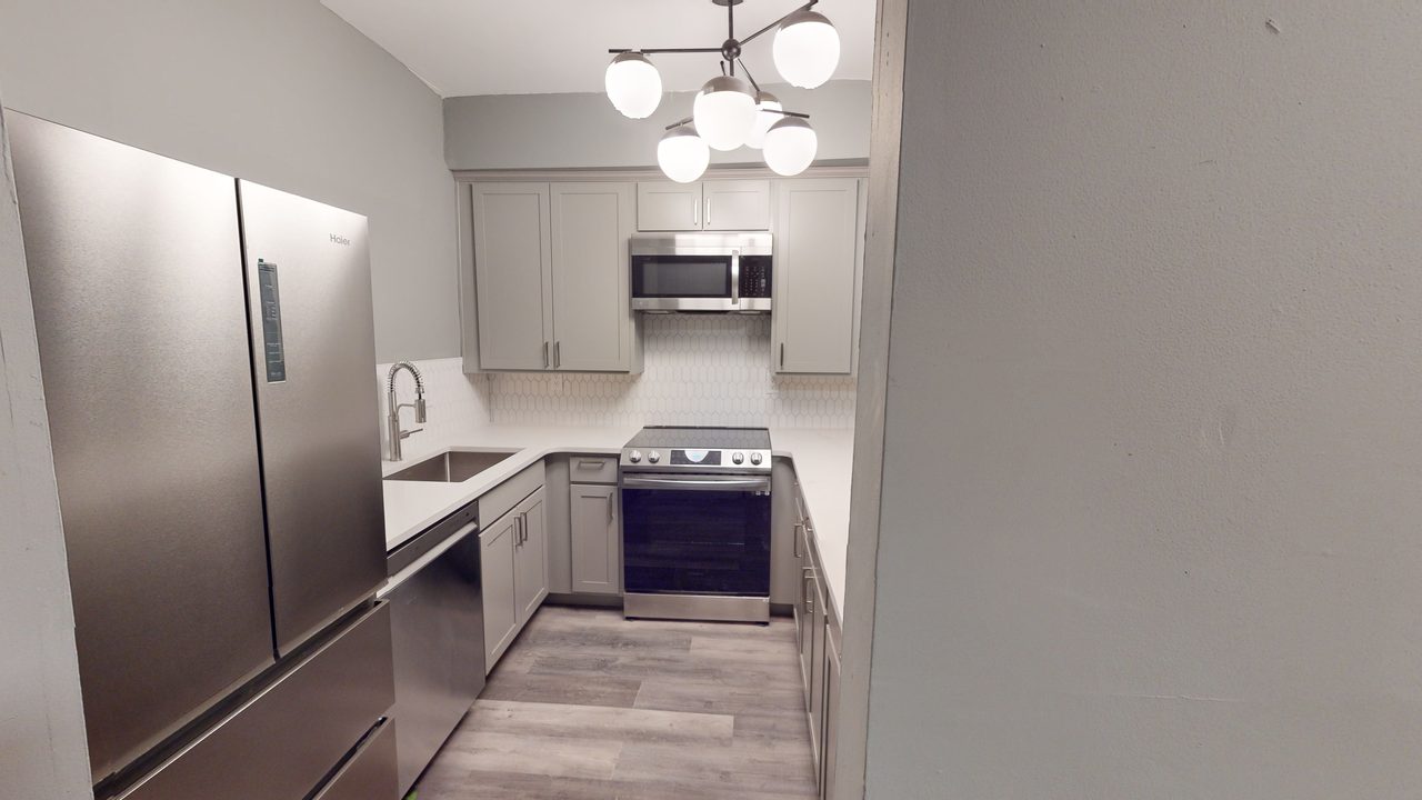 a room in Northwest Washington photo 8