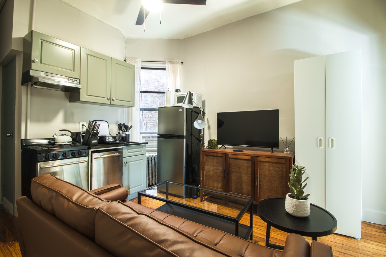 a room in East Village photo 3